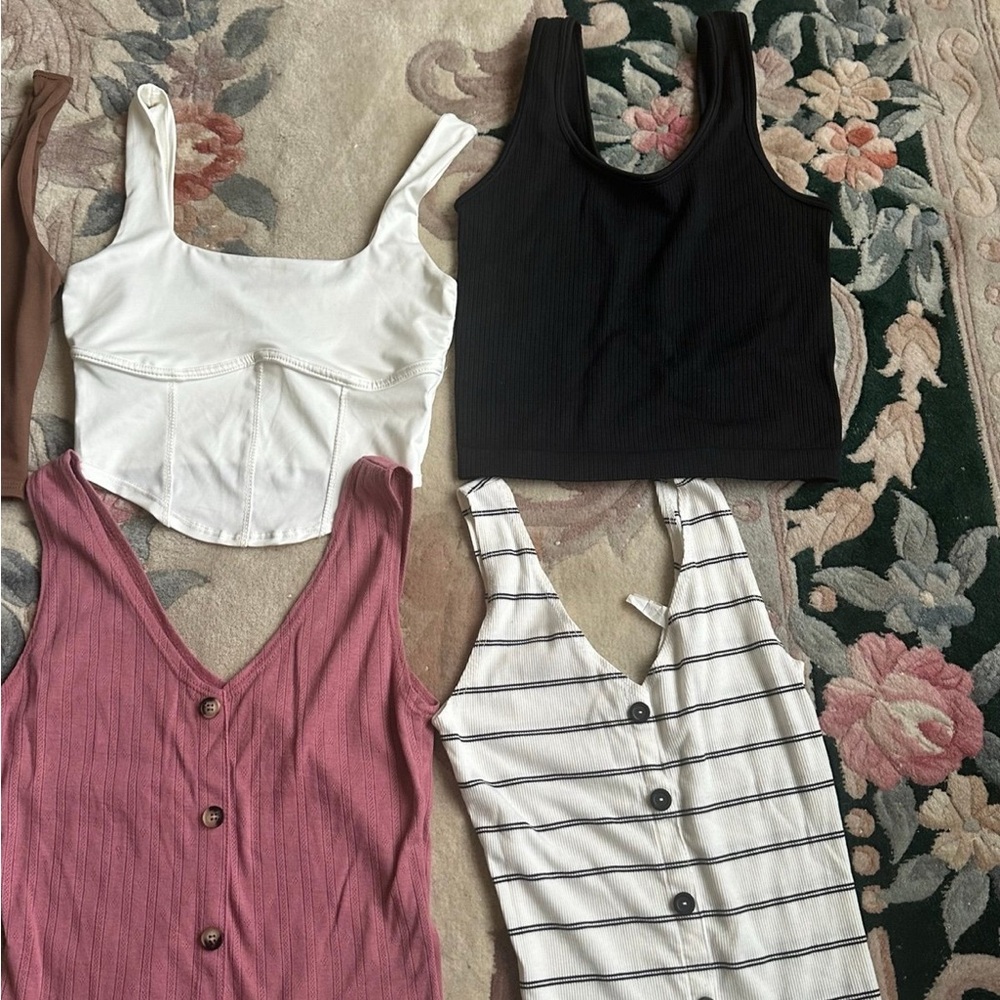Bundle of 8 tops - Picture 2 of 5